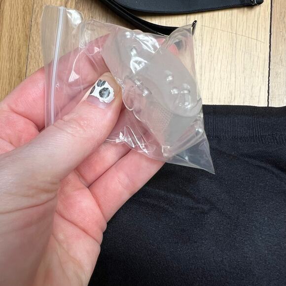 NEW Truekind Women's XL Convertible Strapless Bandeau Bra Black Adhesive - Picture 6 of 7